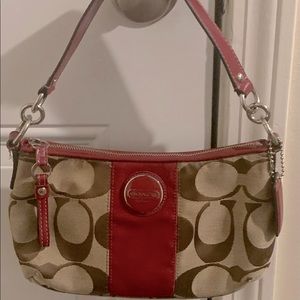Coach signature classic shoulder/crossbody bag